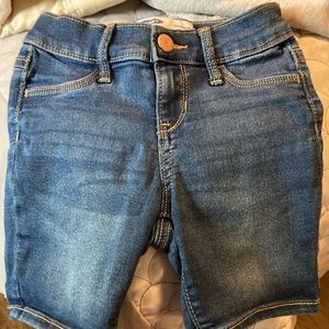 Cute denim Old Navy Ballerina shorts size 7